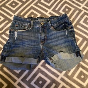 women’s Levi strauss signature low rise shorts